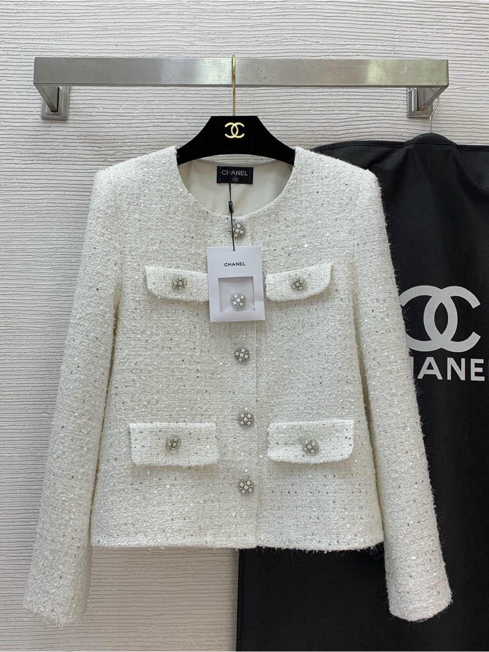 ✨Chanel White Sequin Tweed Round Neck Cropped Jacket